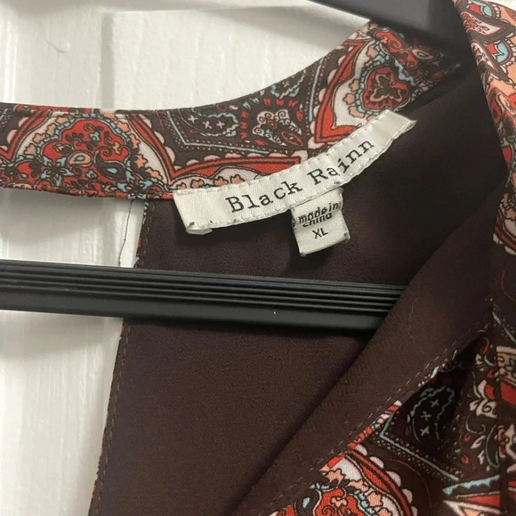 Black Rainn Paisley sheer top with brown lining in excellent condition. XL - Picture 9 of 10